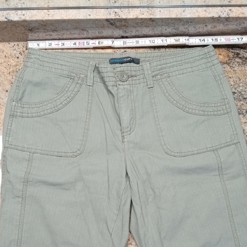 French Cuff Green Cargo Shorts/Capri Pants Casual Comfort. Size 6P - Picture 5 of 10